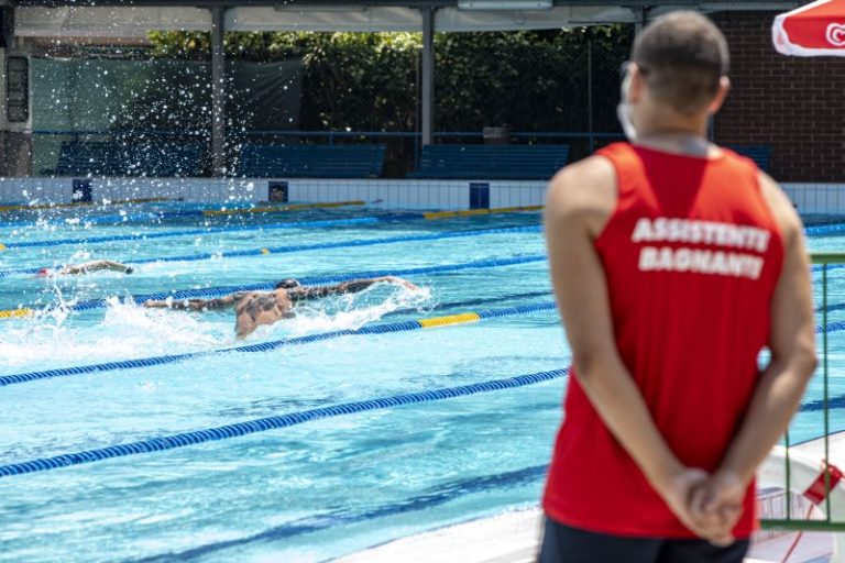 Limiti Covid più flessibili nelle piscine lombarde