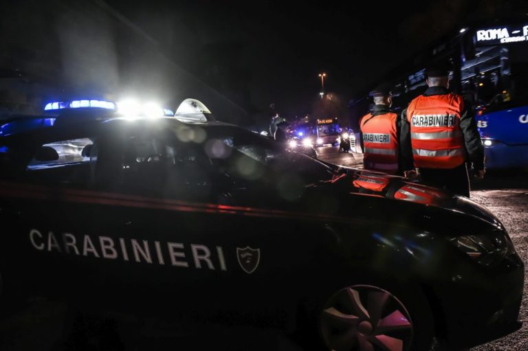 Roma, ladro ucciso durante un tentato furto, ferito un carabiniere