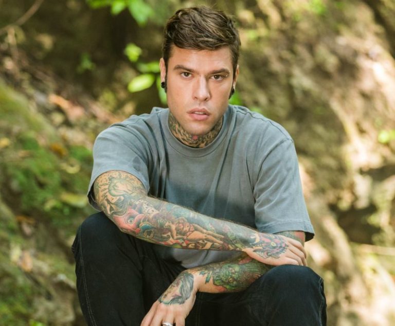 Fedez torna con il nuovo singolo “Bella storia”