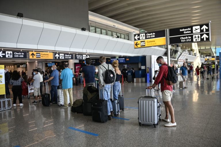 Astoi “Eliminare il divieto di spostamenti verso mete extra Schengen”