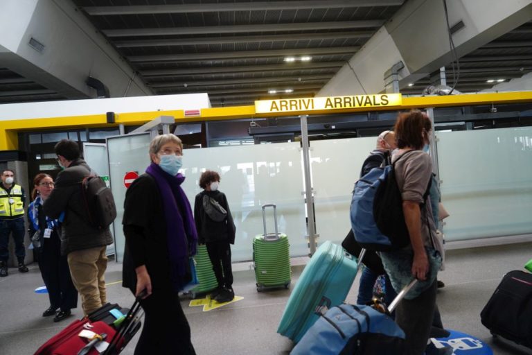 Sea, test anti-covid per passeggeri da Parigi e altre zone Francia