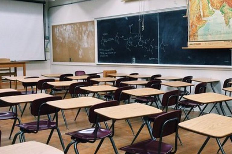 Angelini, 500mila litri di Amuchina alle scuole