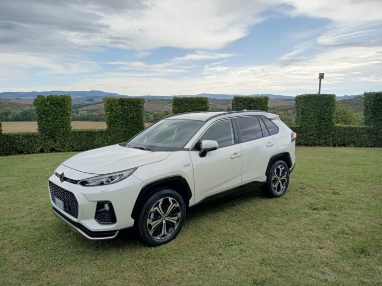 Suzuki Across Plug-In, elettrica sempre, ibrida quando serve