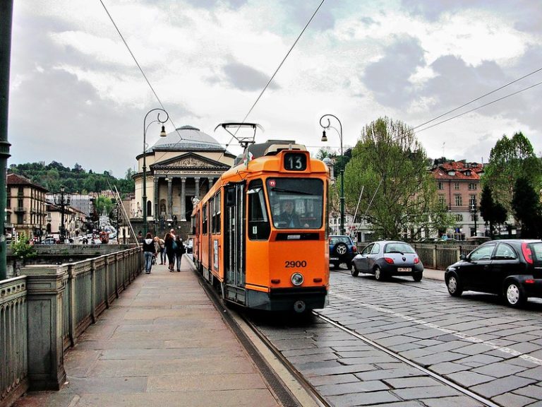 Tpl, il Piemonte verso un sistema “pay per use” per i mezzi pubblici