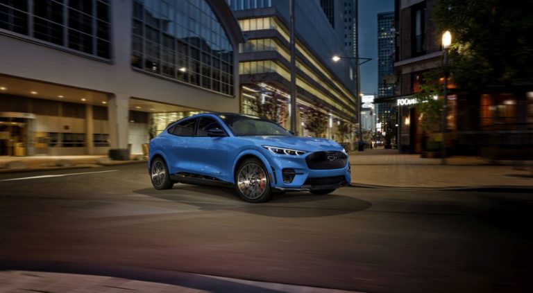 Ford presenta Mustang Mach-E GT, nessuna accelera come lei