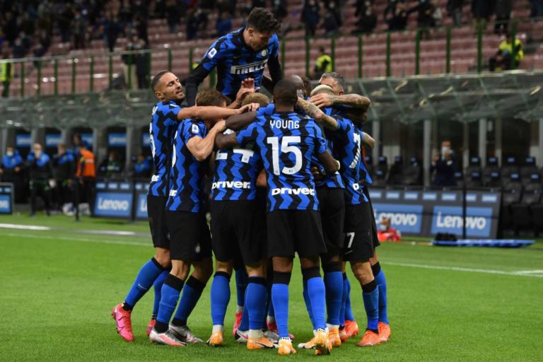 Show a San Siro, l’Inter batte la Fiorentina 4-3