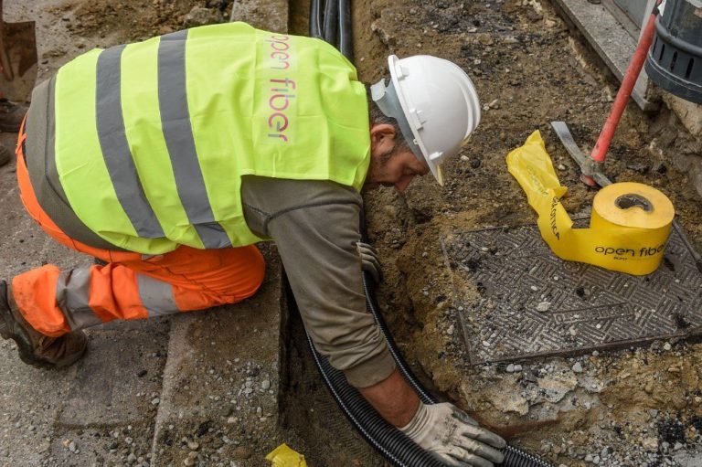 Internet ultraveloce a Cava dè Tirreni, al via lavori Open Fiber