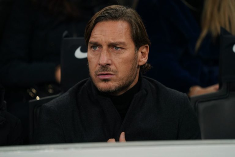 Totti visita la ragazza uscita dal coma grazie alla sua voce