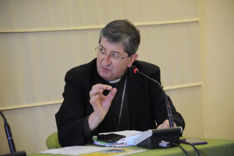 Betori “Con dovute precauzioni torni il pubblico negli stadi”