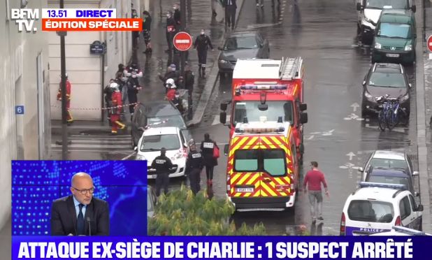 Parigi, attacco vicino ex sede Charlie Hebdo, 4 feriti