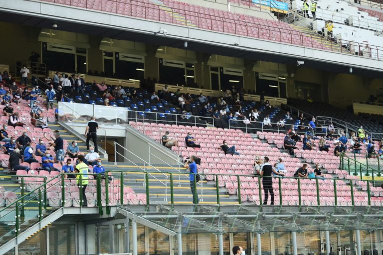 Via libera alla riapertura degli stadi per 1.000 spettatori