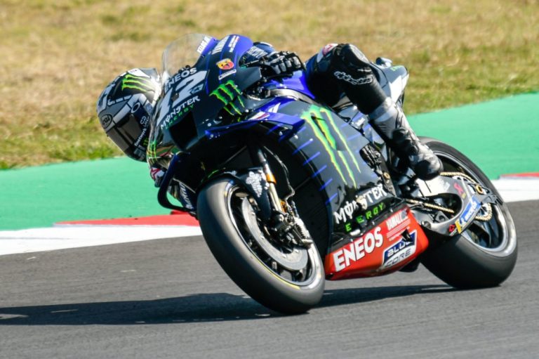 Vinales vince il Gp dell’Emilia Romagna, ritiro di Rossi