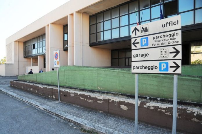 ESTERNO TRIBUNALE DI BARI
INGRESSO INGRESSI AULA BUNKER