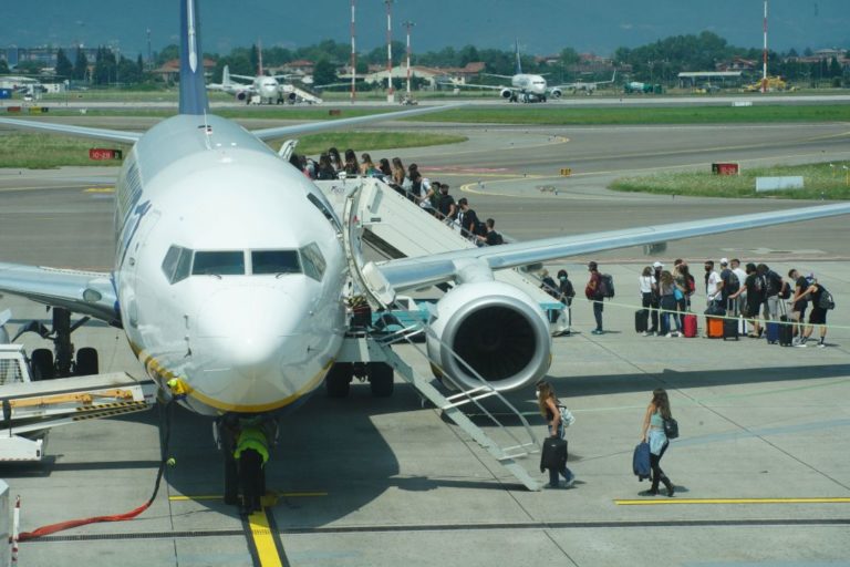 Aeroporti, Todde “impegno Regione per potenziare sicurezza in Sardegna”