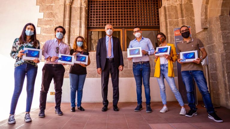Palermo, al via distribuzione di 3 mila tablet per matricole Università