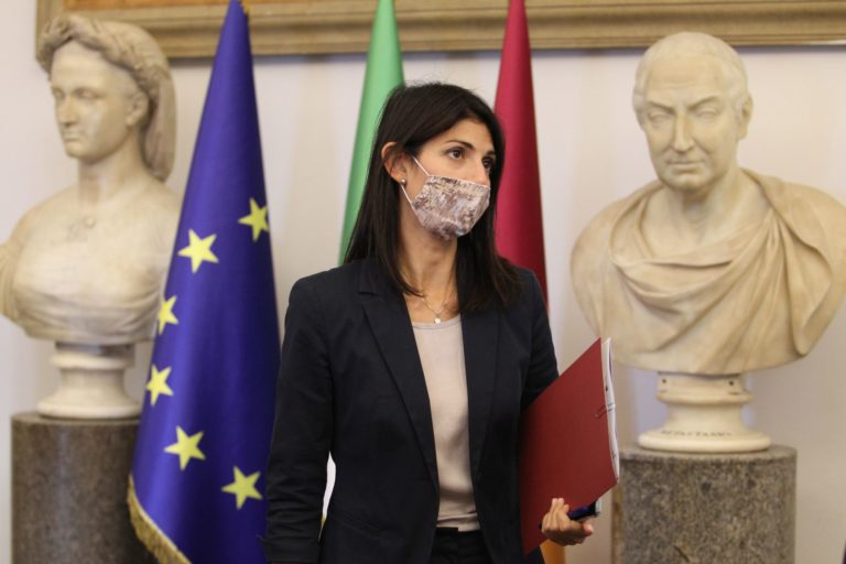 Coronavirus, Raggi risultata negativa dopo test