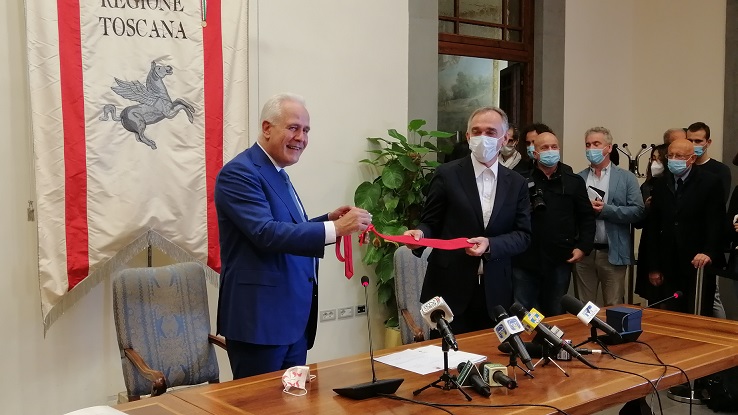 Giani si insedia come nuovo presidente, passaggio di consegne in Toscana