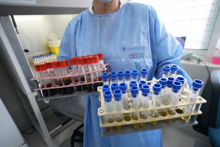 Coronavirus, in Lombardia 983 nuovi casi