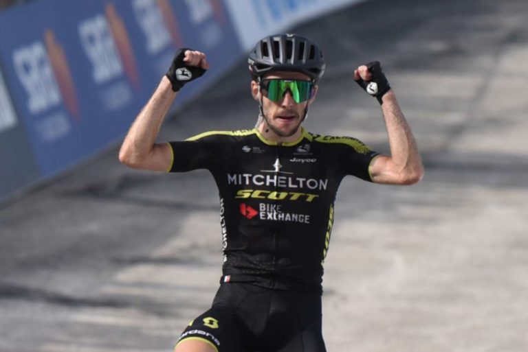 Simon Yates si ritira dal Giro d’Italia: è positivo al coronavirus