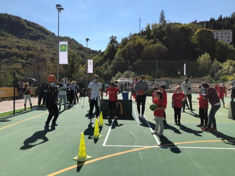 Belinelli, Ambrosini, Mazzanti con McDonald’s per aree sportive ad Arquata