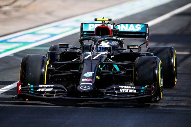 Bottas in pole al Nurburgring, seconda fila per Leclerc