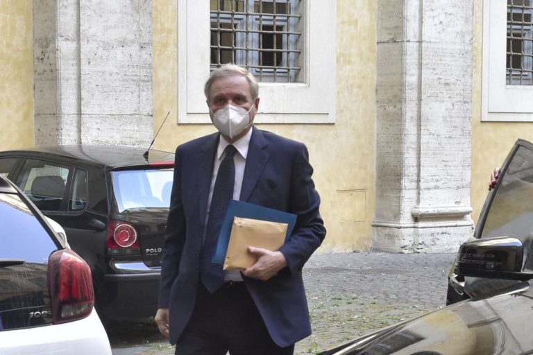 Visco “La politica monetaria deve restare espansiva”