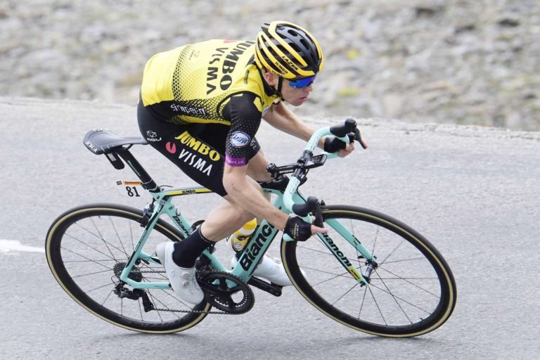 Altri due corridori positivi al Giro, si ritira la Mitchelton-Scott