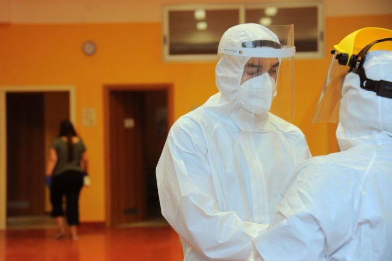 Coronavirus, Zaia “Non c’è emergenza ospedaliera, ma si sente pressione”