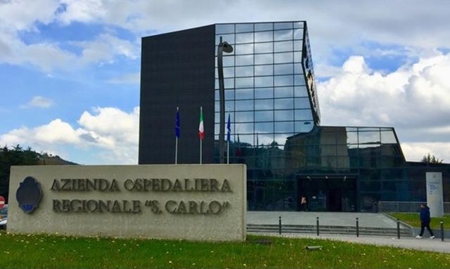 Focolaio di Covid al San Carlo di Potenza, 9 positivi in Ginecologia