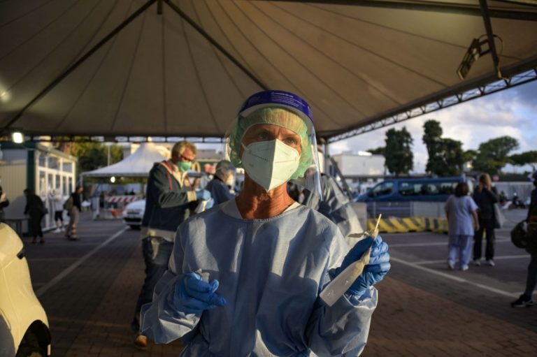 Piemonte aspetta test rapidi per scuole, ma no a chiusure