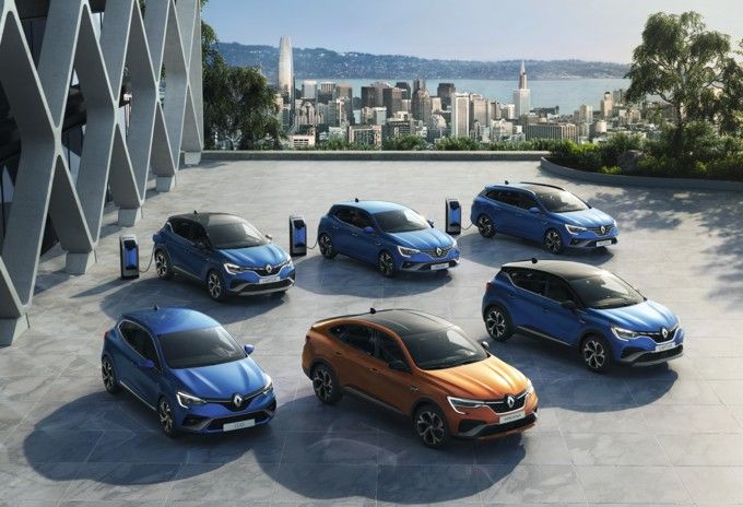 Tre nuovi modelli ibridi allargano la gamma Renault E-Tech