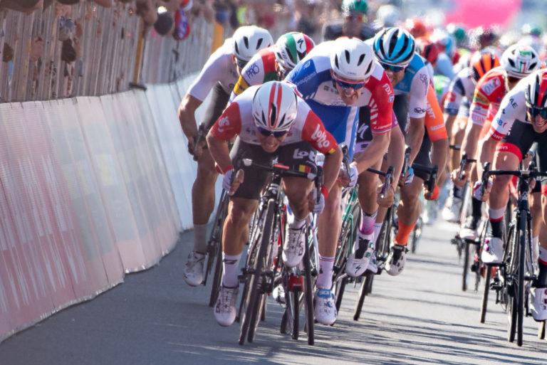 Nessun corridore positivo, isolato membro staff Astana