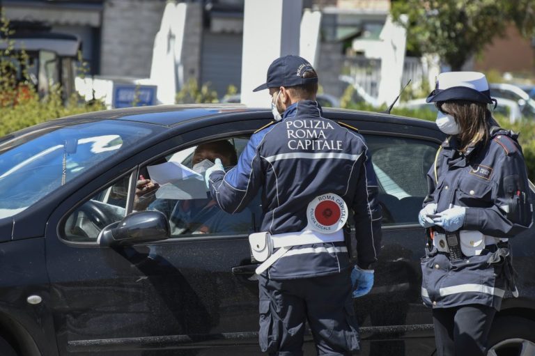 Coronavirus, On line modello autocertificazione per spostamenti