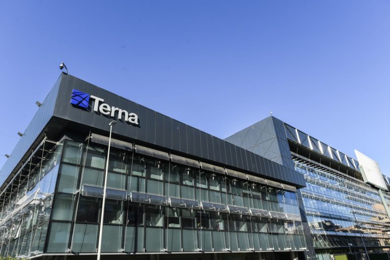 Energia, Terna investe 300 mln per collegare le due sponde della Sicilia