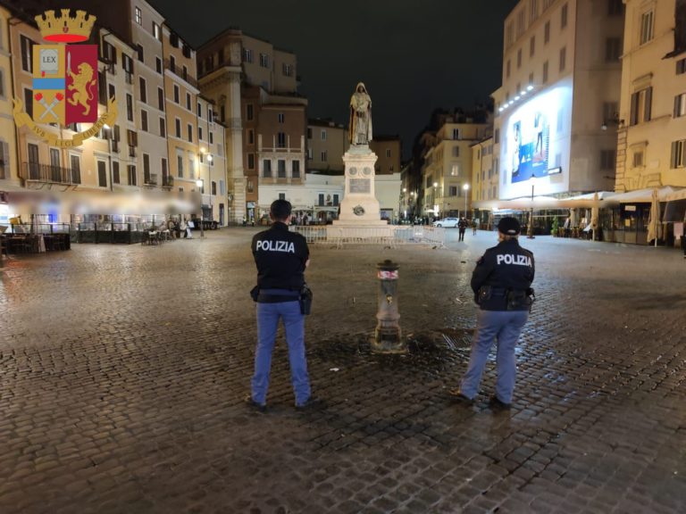 Prima notte di coprifuoco a Roma, 800 controlli e 17 sanzioni