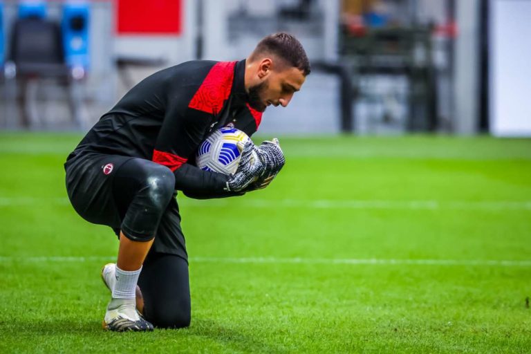 Tegola per il Milan, Donnarumma e Hauge positivi al Covid