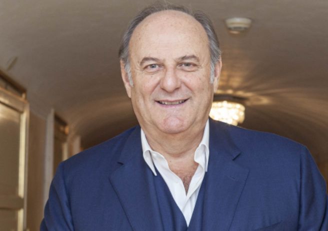 Gerry Scotti “Ho il Covid, sono sotto controllo medico”