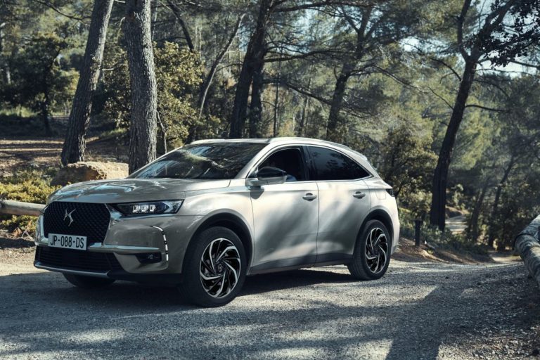 DS 7 Crossback E-Tense 225, nuova motorizzazione ibrida plug-in