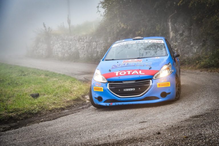 Peugeot Competition 208. Il siciliano Casella fa il bis al Due Valli