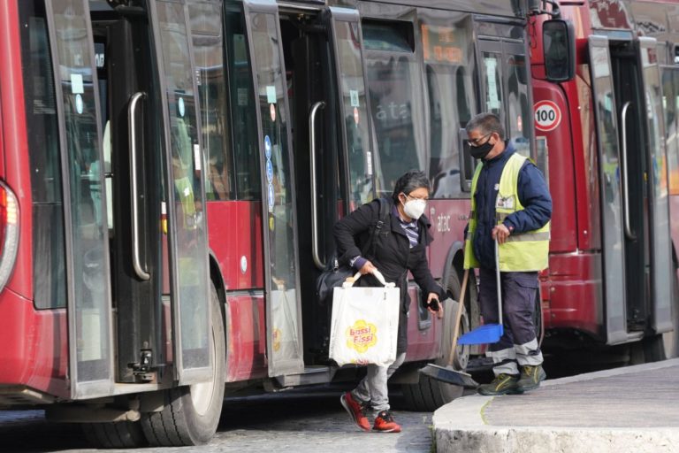 Liguria, bonus trasporto in sicurezza da 250 euro anche agli over 75