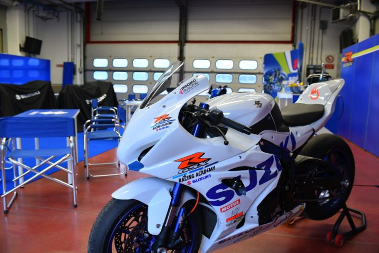 Suzuki presenta la Driving School GSX-R Racing Academy
