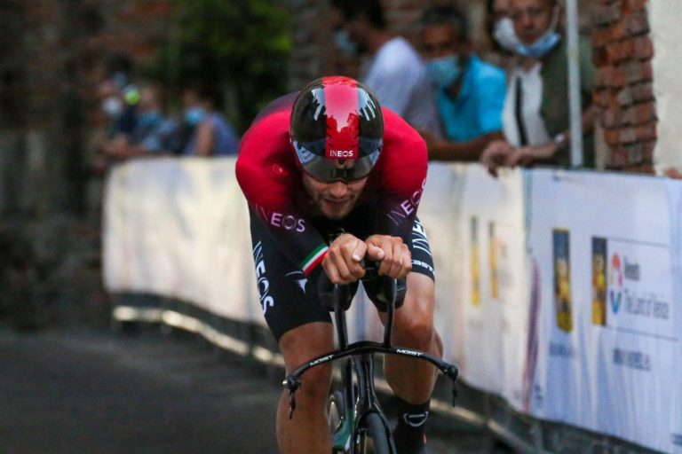 Ganna domina la cronometro al Giro d’Italia