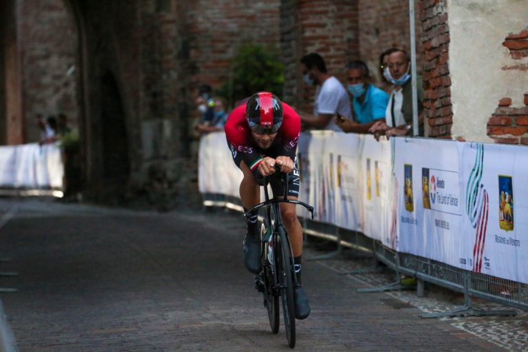 Ganna conquista la prima maglia rosa del Giro d’Italia