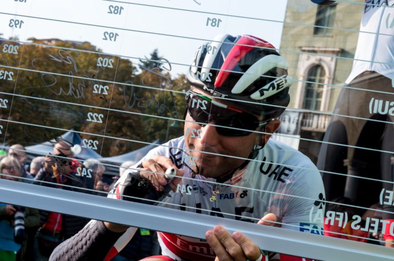 Ulissi conquista in volata la seconda tappa del Giro d’Italia