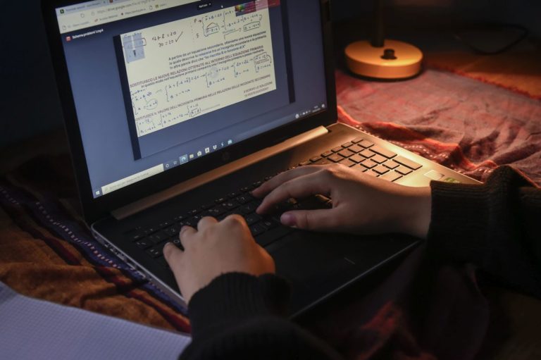 Corecom e Garante Infanzia “Più fondi per didattica a distanza”