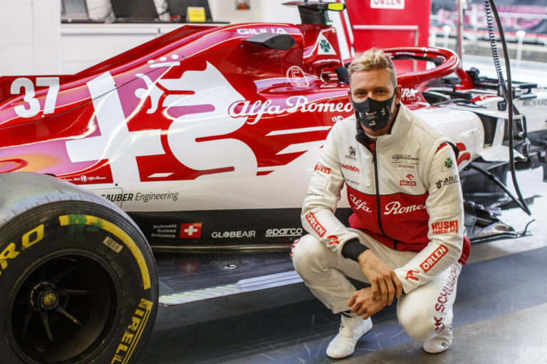 Prima sessione libere cancellata, salta debutto Schumi Jr