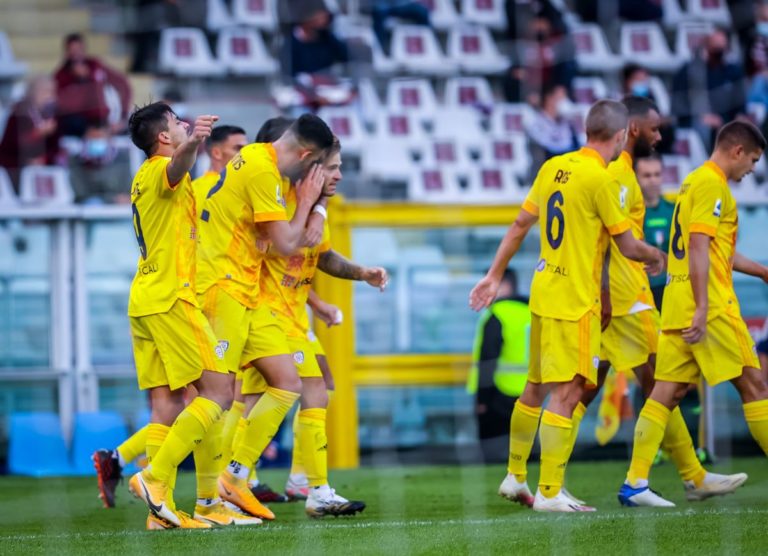Il Cagliari passa a Torino, Spezia-Fiorentina 2-2