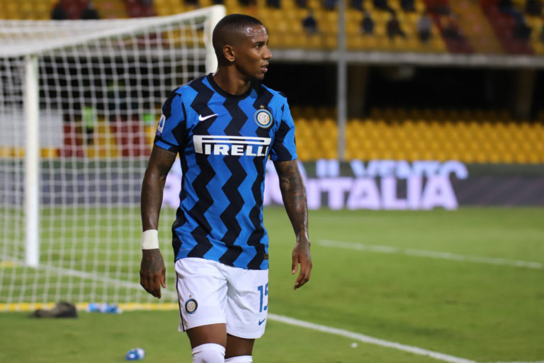 Inter, Ashley Young positivo