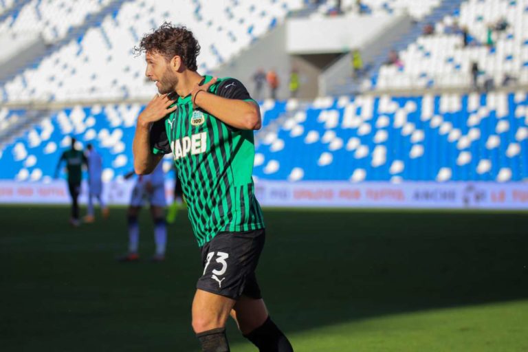 Colpo Sassuolo, bene la Roma, derby Genova in parità