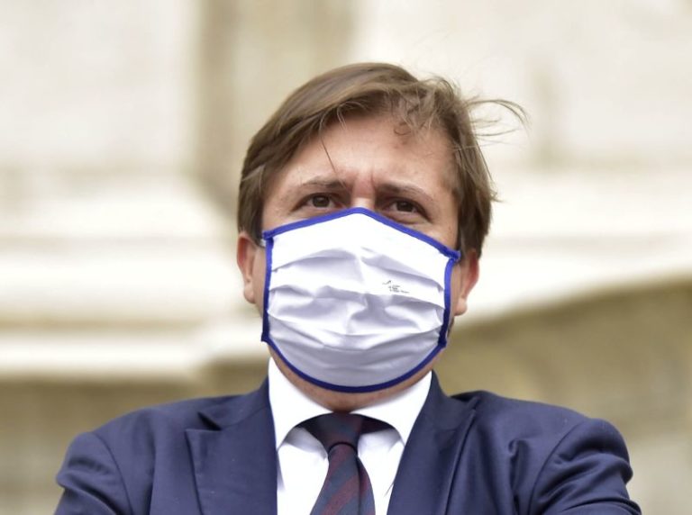 Sileri “Non sottovalutare il problema della tenuta sociale”